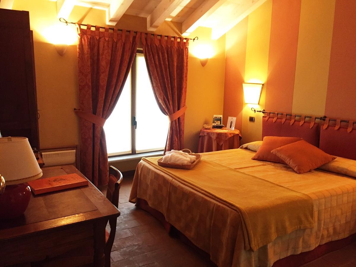 Hotel Locanda Da Carla Виджевано Екстериор снимка
