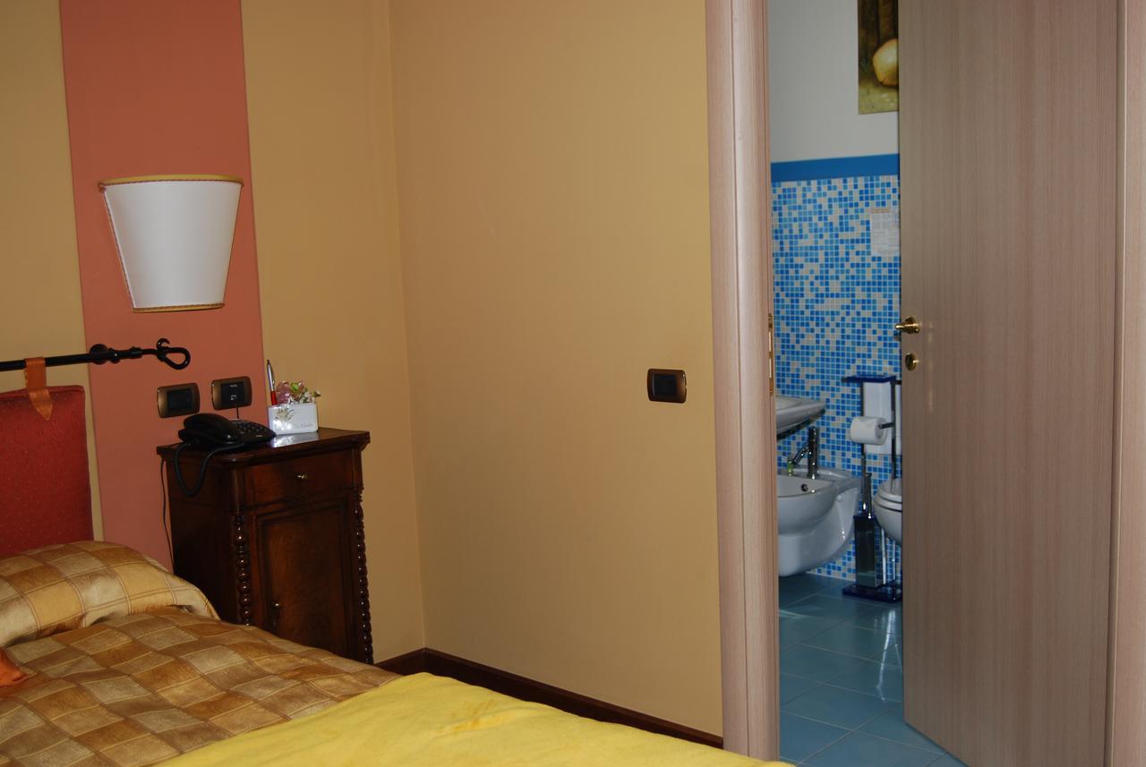 Hotel Locanda Da Carla Виджевано Екстериор снимка