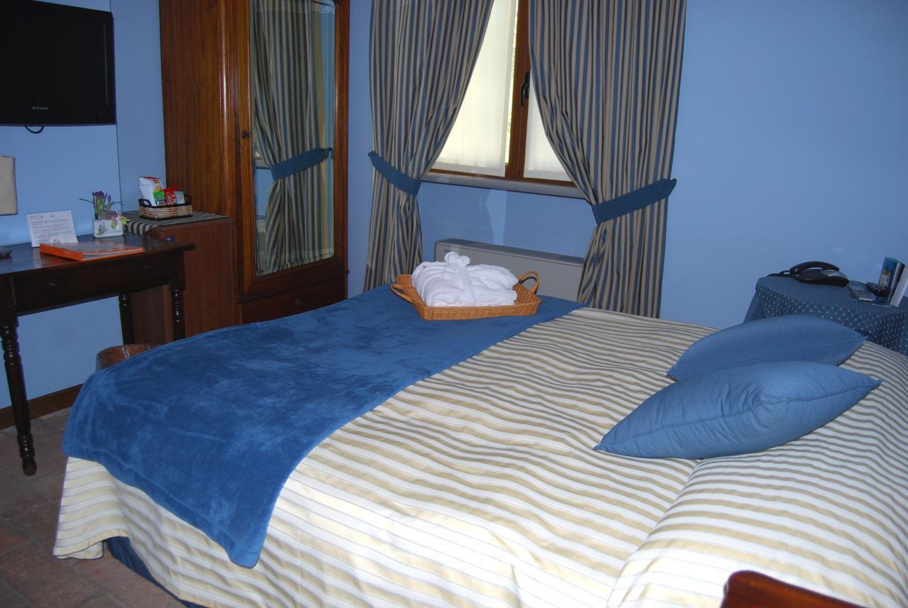 Hotel Locanda Da Carla Виджевано Екстериор снимка