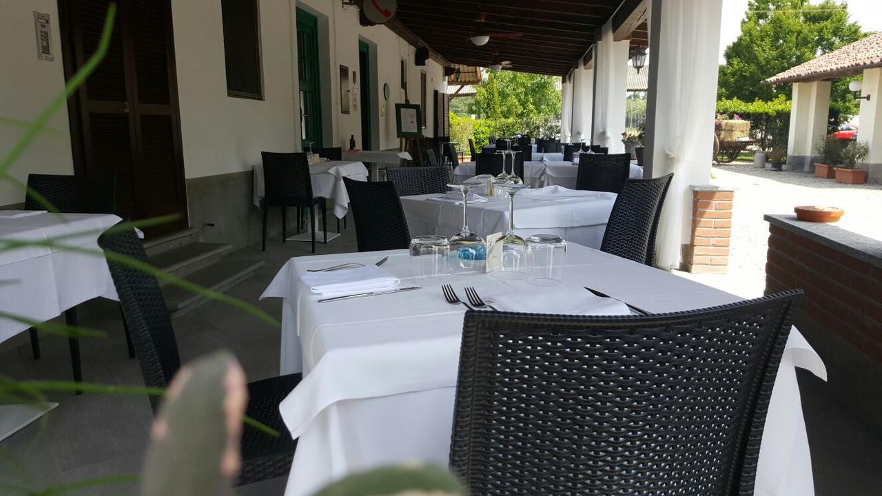 Hotel Locanda Da Carla Виджевано Екстериор снимка