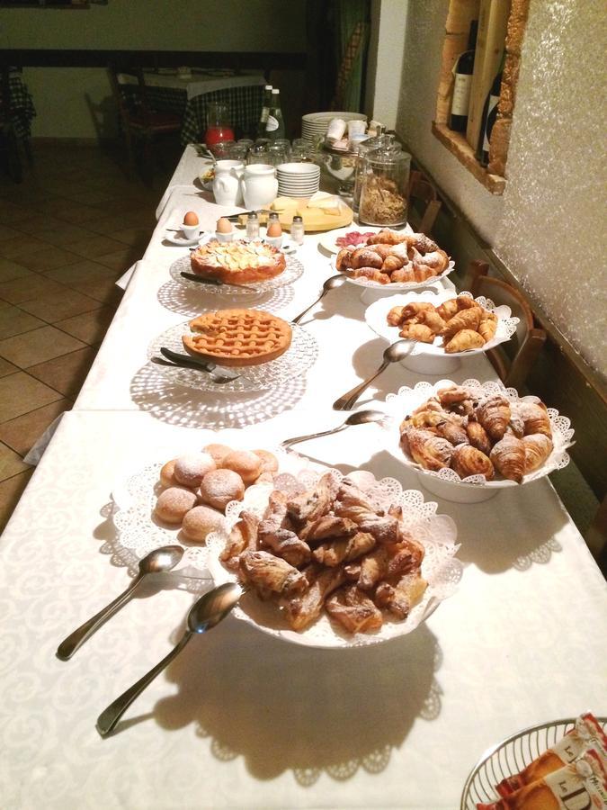 Hotel Locanda Da Carla Виджевано Екстериор снимка